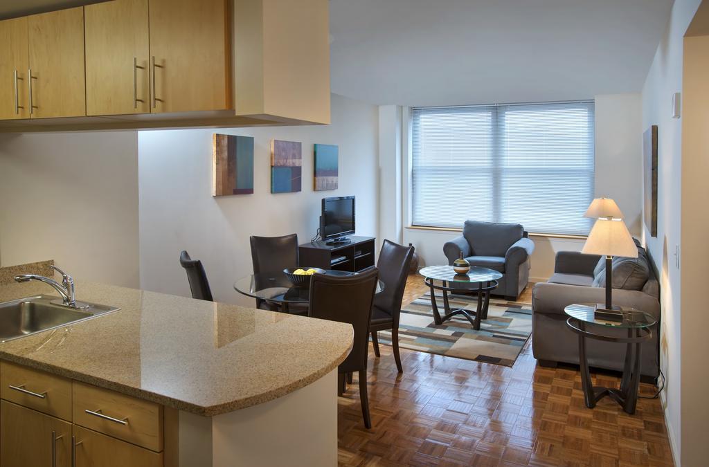 ג'רזי סיטי Grove Pointe - A Premier Furnished Apartment חדר תמונה